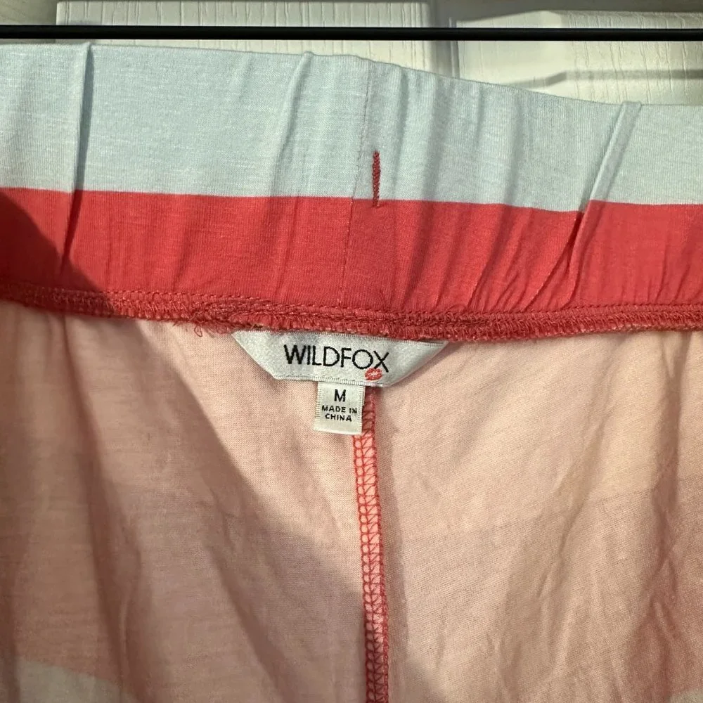 NWOT - Wildfox Lounge Shorts with matching scrunchie - Size Medium - Picture 3 of 3